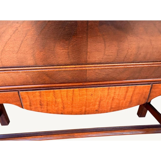 Antique 1920s Federal Hepplewhite Revival Walnut China Cabinet Display Hutch For Sale - Image 10 of 14