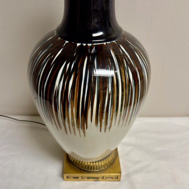 Mid-Century Modern Mid-Century Asian Modern Ceramic Lamp on Brass Base For Sale - Image 3 of 5