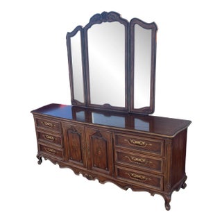 Late 20th Century Vintage French Provincial Drexel Heritage Brittany Collection Double Dresser With Mirror For Sale