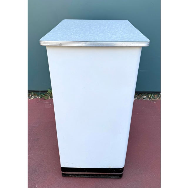 1940s Art Deco White Metal Utility Cabinet With Chrome Details For Sale - Image 9 of 17