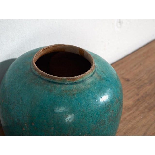 Antique turquoise green vase (c.1820)Dimensions: Diameter: 16 cm Height: 22 cmStyle: Qing DynastyMaterials and techniques:...