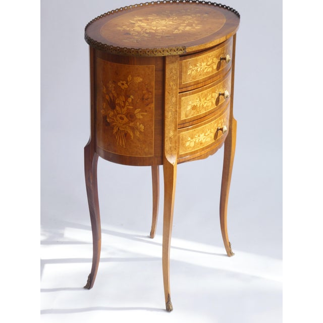 French Louis XV Nightstand with Drawers and Floral Details, 1920s For Sale - Image 6 of 14