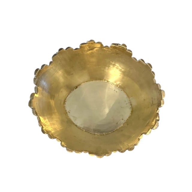 Chinoiserie Style Brass Faux Bamboo Sunburst Cache Pot / Planter / Vide Poche, in the Manner of Mottahedeh Designs For Sale In Dallas - Image 6 of 6