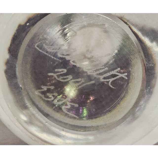 Robert Eickholt Studio Glass Egg Paperweight – Signed, Iridescent Teardrop Design For Sale - Image 9 of 11