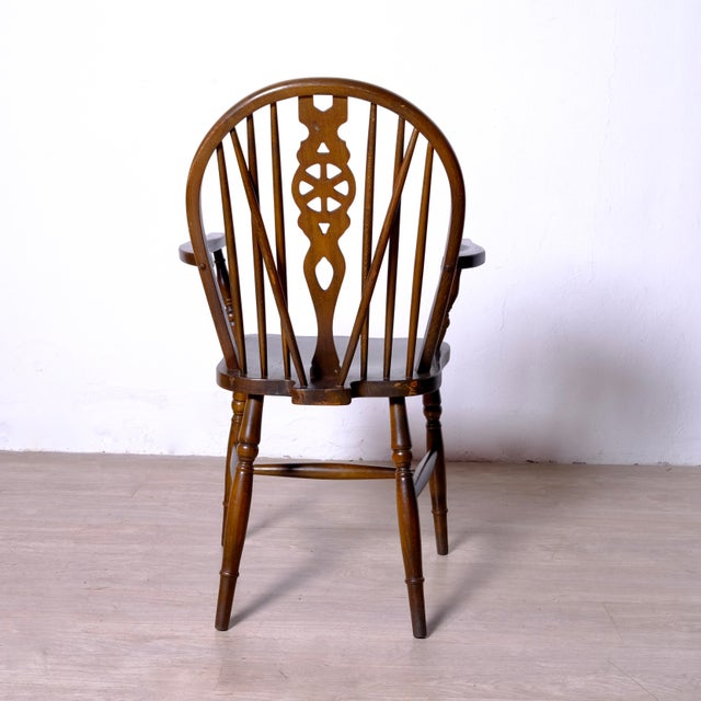 Antique English Windsor Chair with Armrests, 19th Century For Sale - Image 4 of 14
