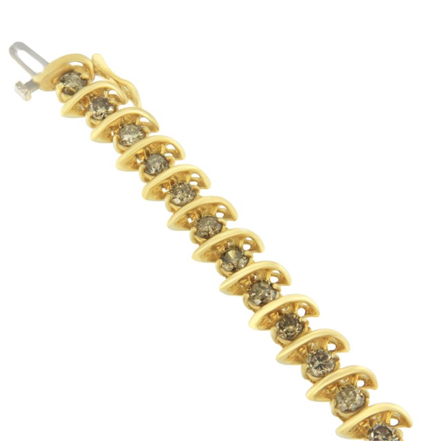 Contemporary 14K Yellow Gold Round-Cut Diamond 'S' Bracelet (6.00 cttw, Brown Color, I1-I2 Clarity) For Sale - Image 3 of 4