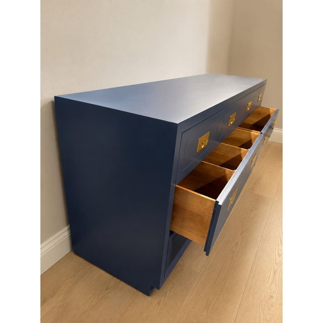 Vintage Henredon Campaign Dresser Credenza in Navy With Brass Hardware For Sale In Seattle - Image 6 of 9