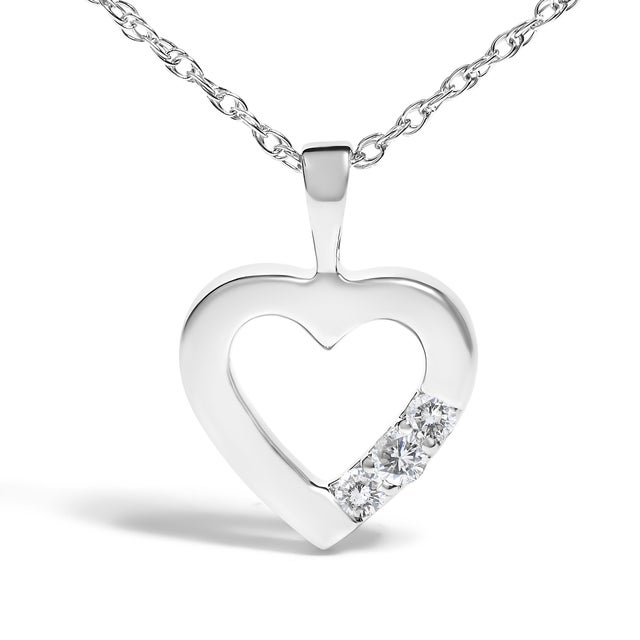 Imbued with a symbolic meaning and captivating beauty, this exquisite pendant necklace is an emblem of love's timeless...