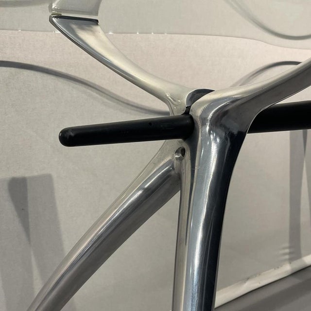 Desk in Brushed Aluminium and Kidney Glass by Bernard Dequet for Protis Design, France, 1990 For Sale - Image 6 of 14