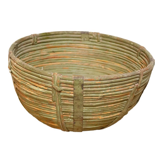 Vintage Farmhouse Wicker Basket-Darjeeling For Sale