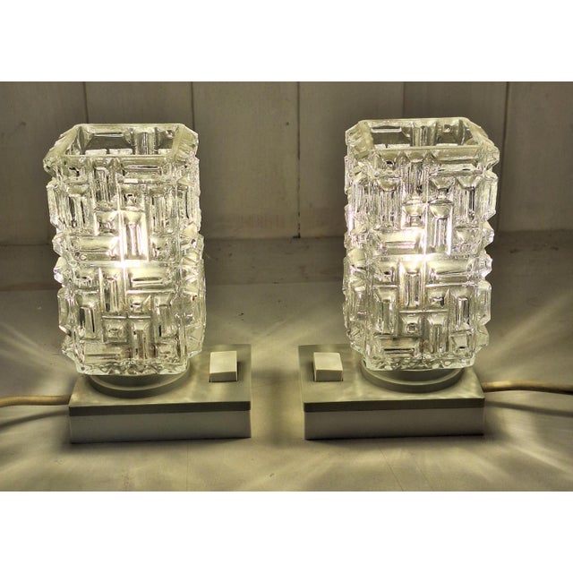 Gray Vintage Bedside Lamps with Grey and White Plastic Base and Clear Cuboid Relief Glass Shade by Graewe, 1970s, Set of 2 For Sale - Image 8 of 8