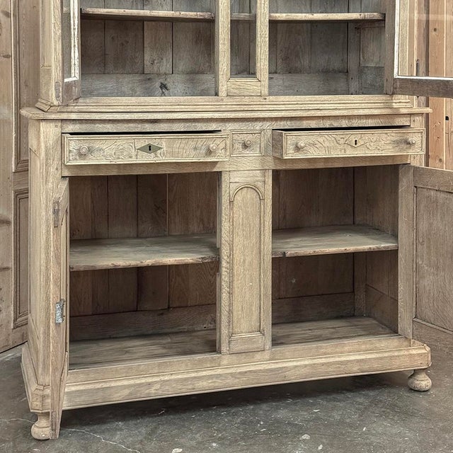 19th Century French Louis Philippe Period Bookcase ~ Bibliotheque in Stripped Oak For Sale - Image 14 of 16