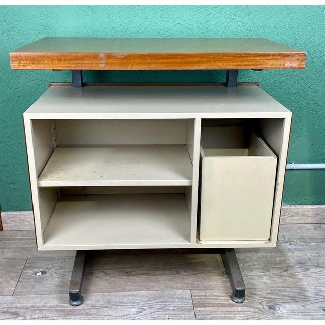 Industrial Side Table by Daciano Da Costa for Metalúrgica da Longra, 1960s For Sale - Image 17 of 17