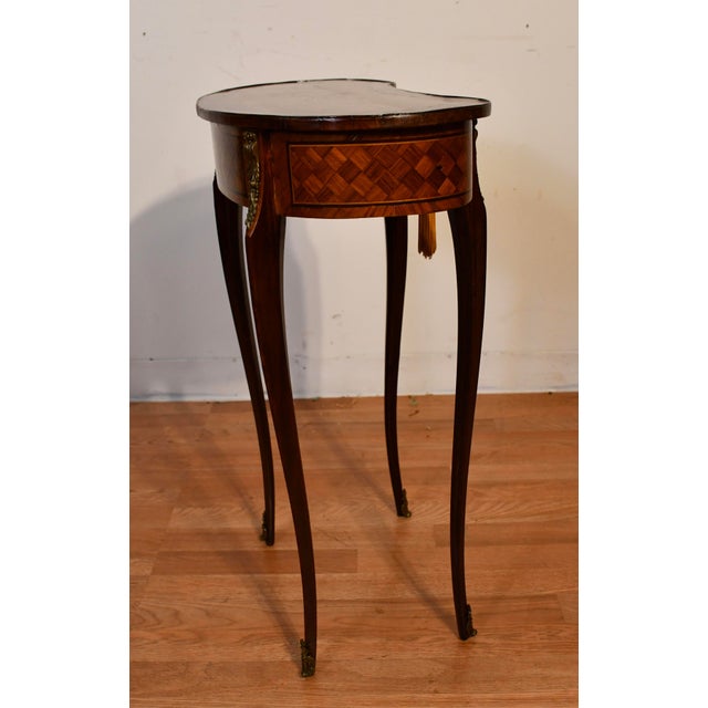 1900s Antique French Louis XV Walnut & Satinwood Inlay Side / End Table France For Sale - Image 14 of 17