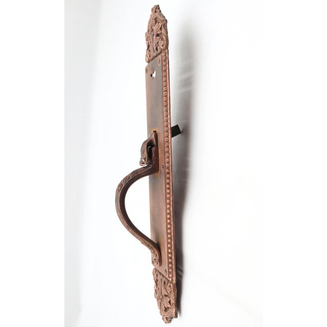 Early 20th Century Antique Victorian Yale & Towne Cast Iron Door Pull For Sale - Image 5 of 7