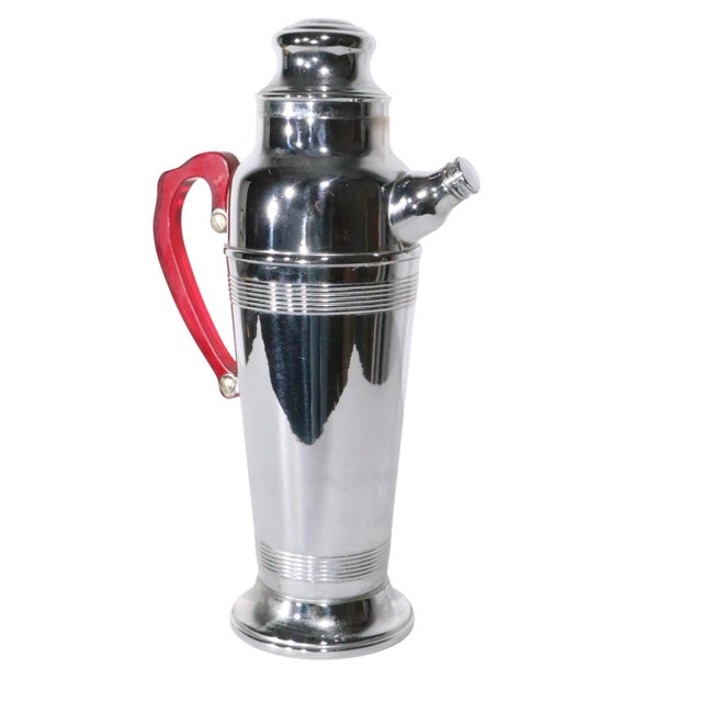 Mid 20th Century Art Deco Chrome and Bakelite Cocktail Shaker For Sale In New York - Image 6 of 6