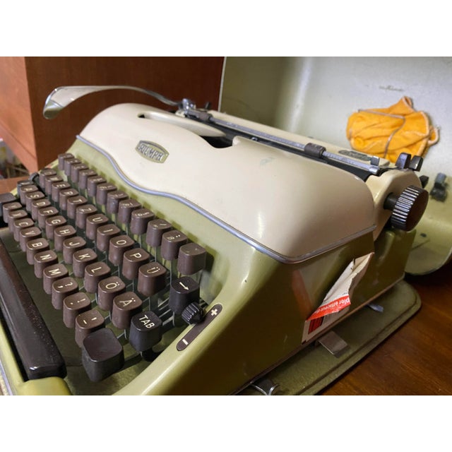 Mid-Century Modern Vintage Typewriter Model Gabriele 3 from Triumph, 1960s For Sale - Image 3 of 9
