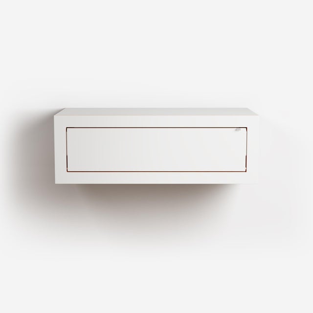 Hardly anyone really needs a wall console. It's the perfect spot for dust traps. But wouldn't a bit of storage finally...