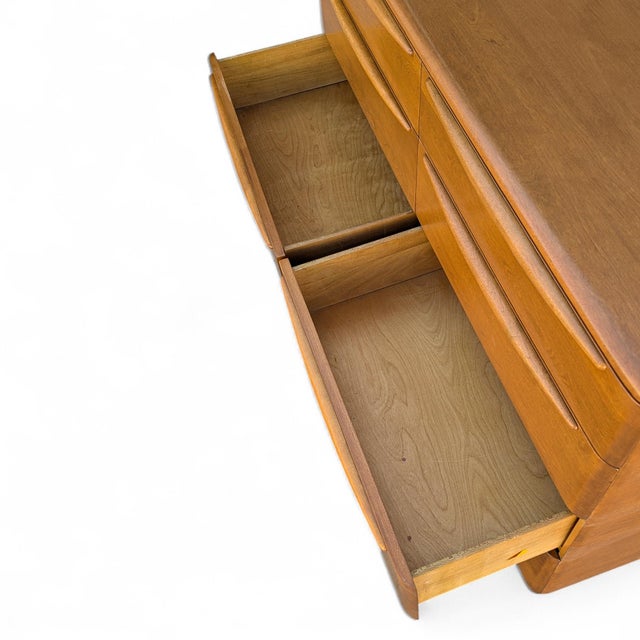 Mid 20th Century Heywood-Wakefield Mid-Century Modern 8-Drawer Lowboy Dresser For Sale - Image 14 of 18