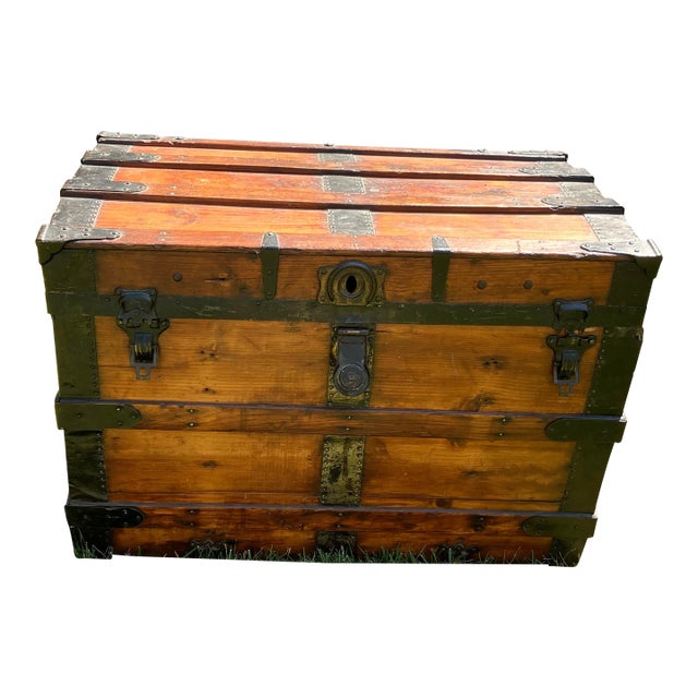 Late 19th Century Antique American Trunk For Sale
