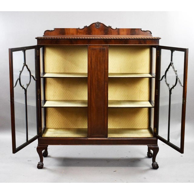 1910s Edwardian Mahogany Display Cabinet, 1910s For Sale - Image 5 of 9