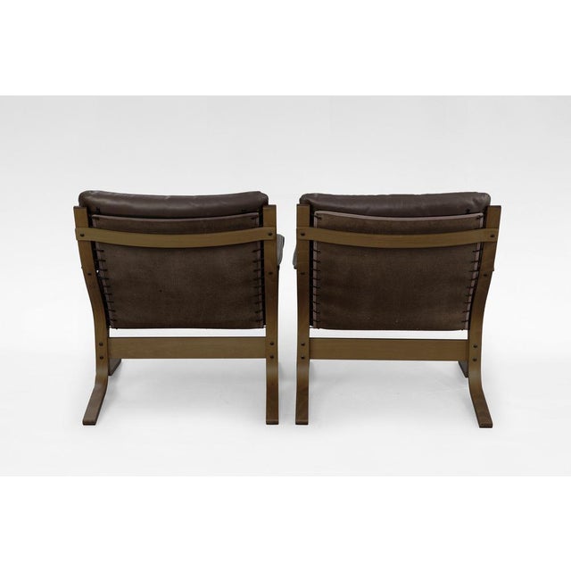 Vintage Siesta Chairs and Ottoman in Brown Leather and Plywood by Ingmar Relling for Westnofa, 1960s, Set of 3 For Sale - Image 3 of 4