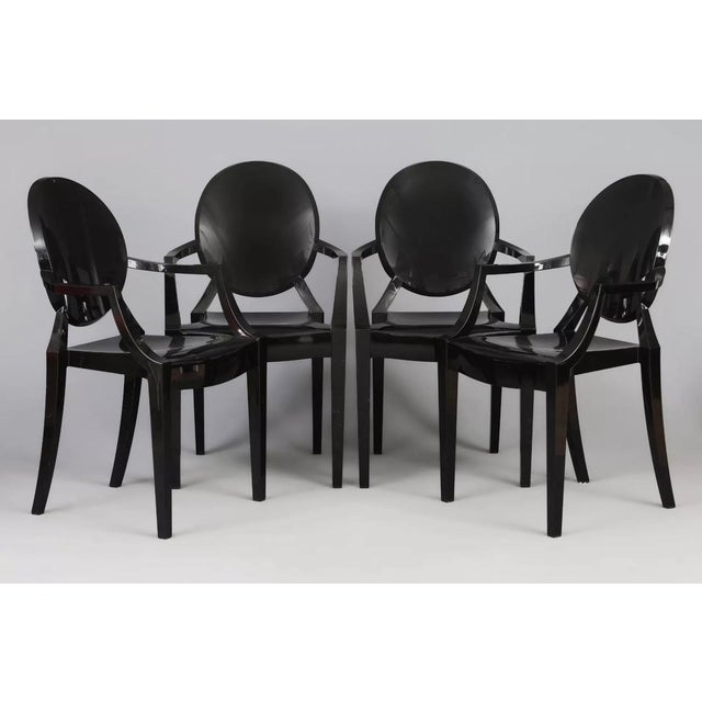 Kartell Louis Ghost Armchairs in Black by Philippe Starck for Kartell, 2000s, Set of 4 For Sale - Image 4 of 4