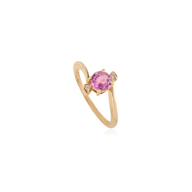 Modern 14k Gold Natural Pink Sapphire Bypass Diamnd Three Stone Promise Ring Size 6.5 For Sale - Image 3 of 16