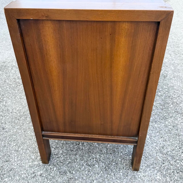 United Furniture Corporation Mid Century Brutalist Credenza by United Furniture Corporation For Sale - Image 4 of 10