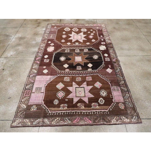 Galerie Shabab Collection Mid-20th Century Turkish Anatolian Room Size Carpet For Sale - Image 4 of 10