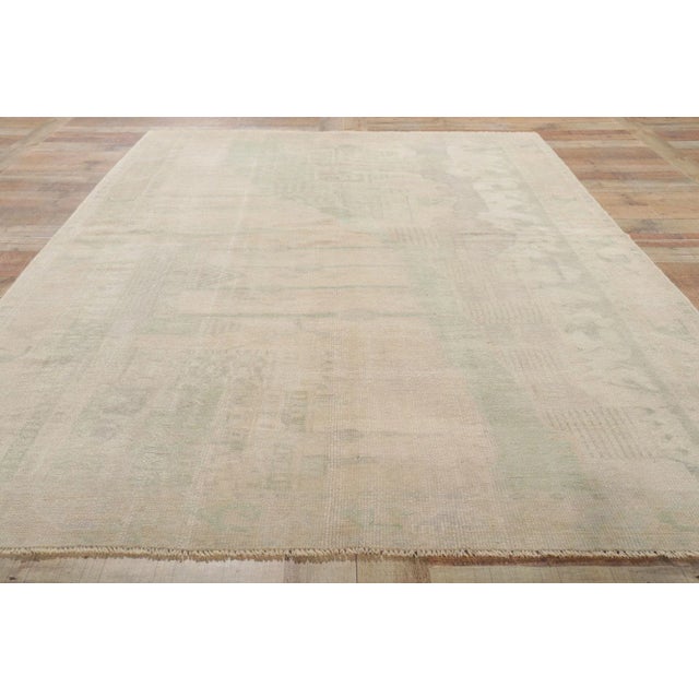 Tan Mid 20th Century Vintage Turkish Oushak Rug - 05'05 X 08'02 For Sale - Image 8 of 10