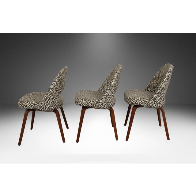 Brown Knoll Saarinen Executive Side Chairs Model 72 Set of Three For Sale - Image 8 of 13