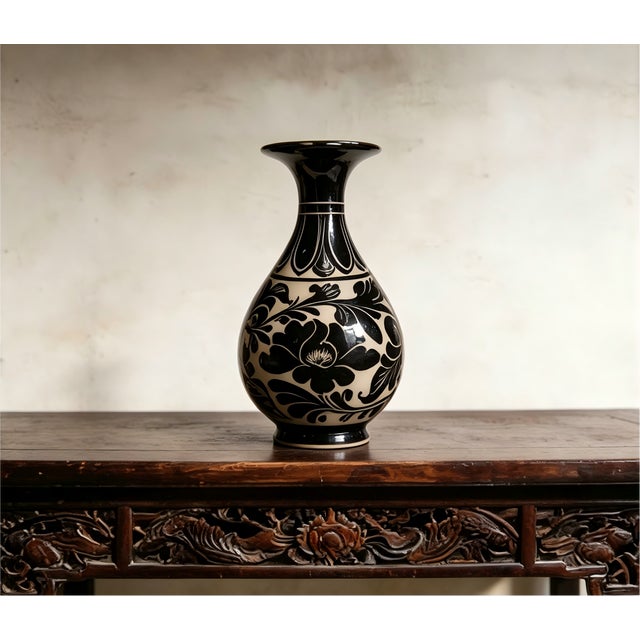 "W-12cm,H-25cm Experience the beauty and elegance of Chinese history with our Chinese Vintage Porcelain Handcrafted with...