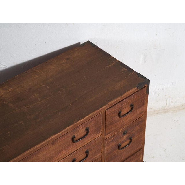 Antique Japanese Tansu chest of drawers – Taishō period (c.1913)Dimensions: Length: 61 cm Depth: 30 cm Height: 45 cmStyle:...