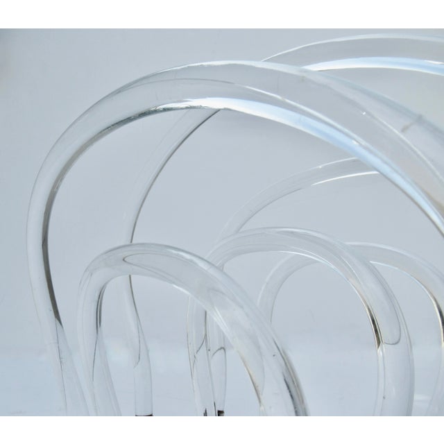 Transparent Vintage C.1960's Mid-Century Dorothy Thorpe Tubular Lucite & Chrome Magazine Rack For Sale - Image 8 of 12