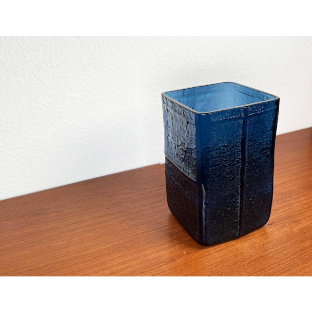 Mid-Century Modern Swedish Blue Glass Vase by Christer Sjögren for Lindshammar Glasbruk, 1960s For Sale - Image 9 of 18