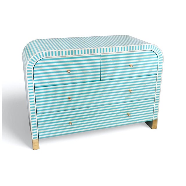 Curved, contemporary, and elegantly designed, our Bone Inlay Curved 4-Drawer Chest in Pistachio is a sophisticated update...