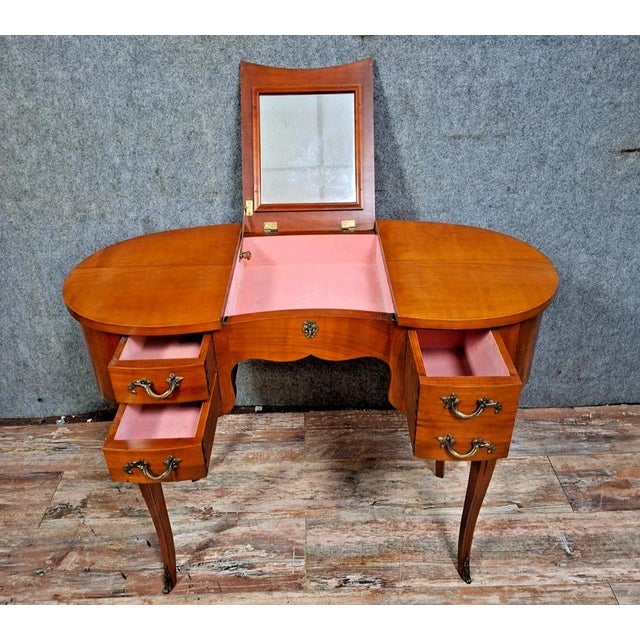 20th Century Louis XV Bean-Shaped Dressing Table For Sale - Image 5 of 9