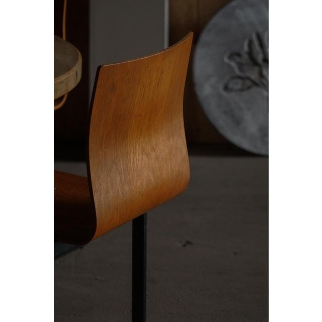 1960s Industrial Stackable Chairs in Black Metal and Oak attributed to Niels Larsen, 1960s, Set of 6 For Sale - Image 5 of 18