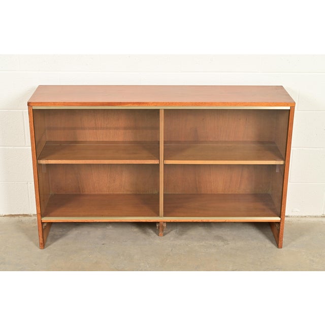 Mid-Century Modern Paul McCobb for Calvin Linear Group Sliding Door Bookcase Cabinet, 1950s For Sale - Image 3 of 15