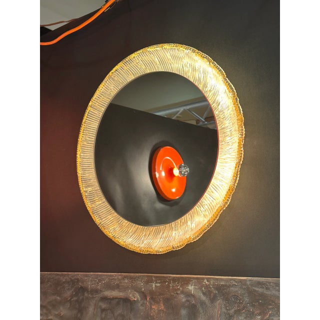 Mid-Century Modern 1970s Round Illuminated Acrylic Vanity Mirror For Sale - Image 3 of 10