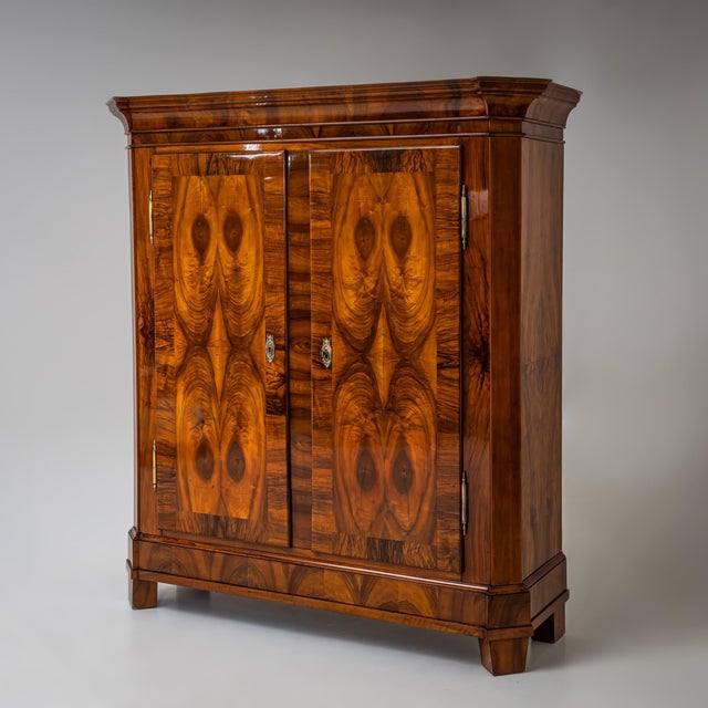 Baroque Baroque Wardrobe in Walnut, Switzerland, 1800 For Sale - Image 3 of 10