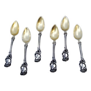 Silver Coffee Spoons with Seashell Relief Handles and Golden Shells, Set of 6 For Sale