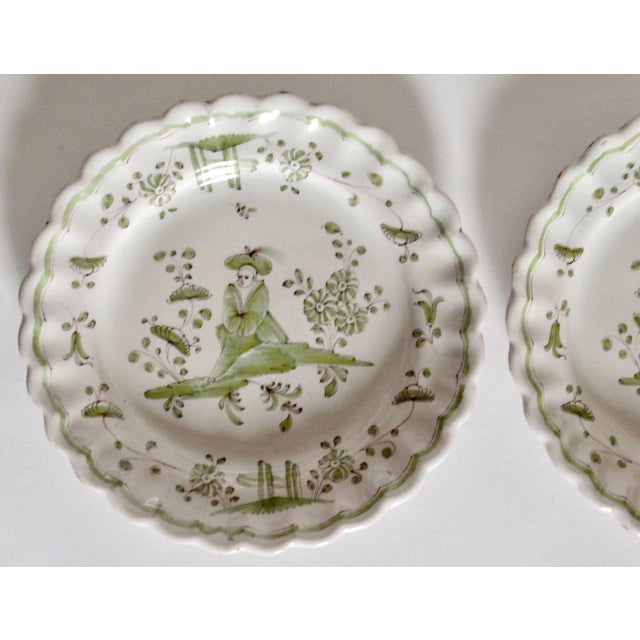 Chinoiserie 19th-Century French Moustiers Chinoiserie Figural Plates, a Pair For Sale - Image 3 of 11