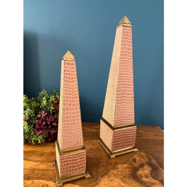 Metal Vintage Faux Croc Obelisk Set | Light Brown Brass Decor For Sale - Image 7 of 16