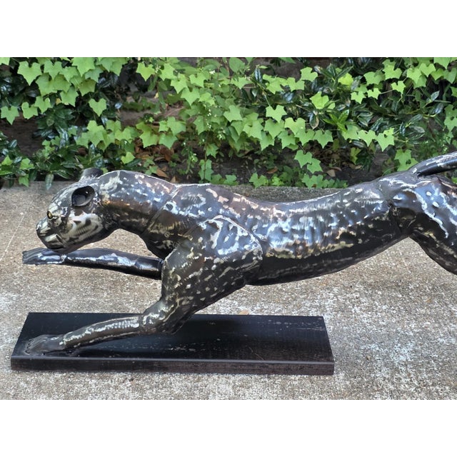Figurative Vintage XL Cast aluminum Metal Cheetah Statue 42 inches long 21 inches tall. For Sale - Image 3 of 13