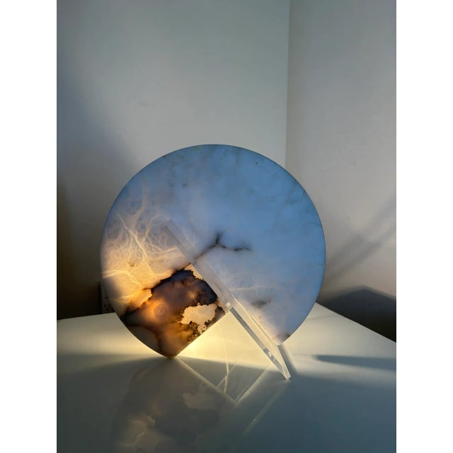 Mid-Century Modern 1960s Circular Marble and Lucite Lamp For Sale - Image 3 of 5