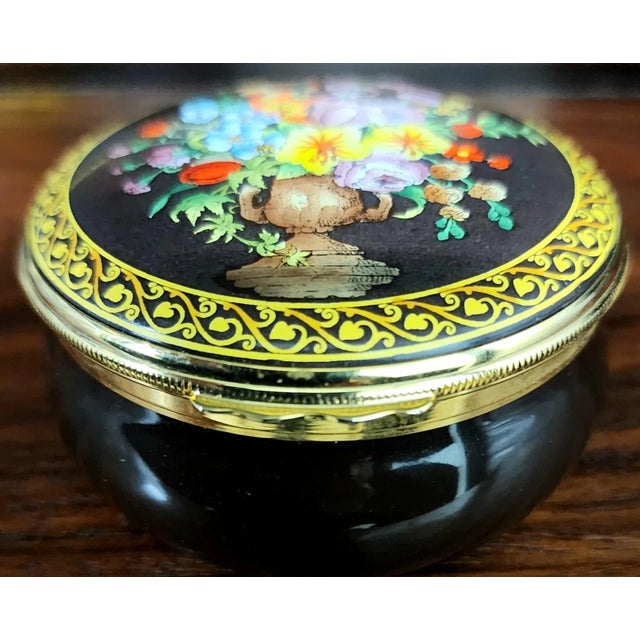Bilston & Battersea English Fine Enamel Round Box W/Lid For Sale - Image 11 of 11