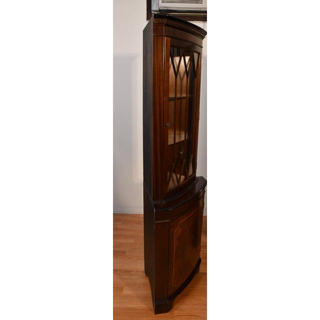 1950s Georgian Style Mahogany Inlaid Pair of Corner Display Cabinets 2 Keys For Sale - Image 17 of 17