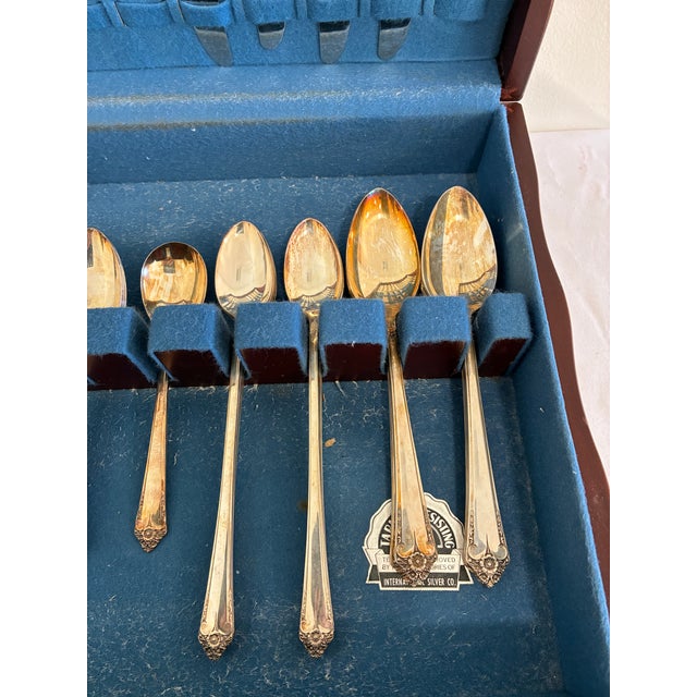 Mid 20th Century Vintage Rogers & Bro Silverplate Flatware Set, 41 Pieces With Wood Chest For Sale - Image 5 of 14